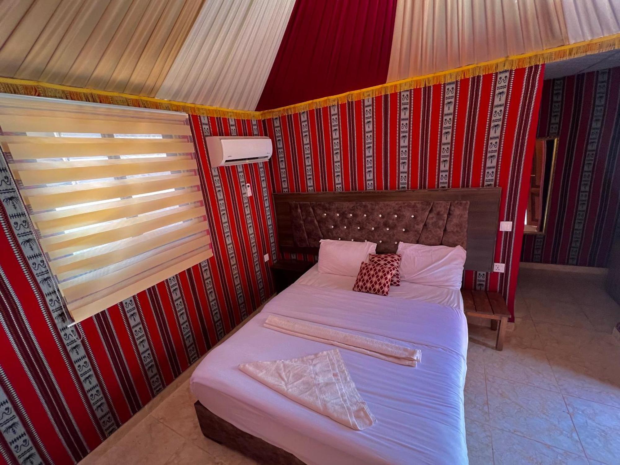 Angelina Wadi Rum Camp Eksteriør bilde