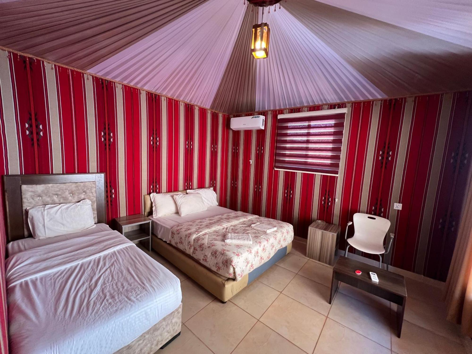 Angelina Wadi Rum Camp Eksteriør bilde