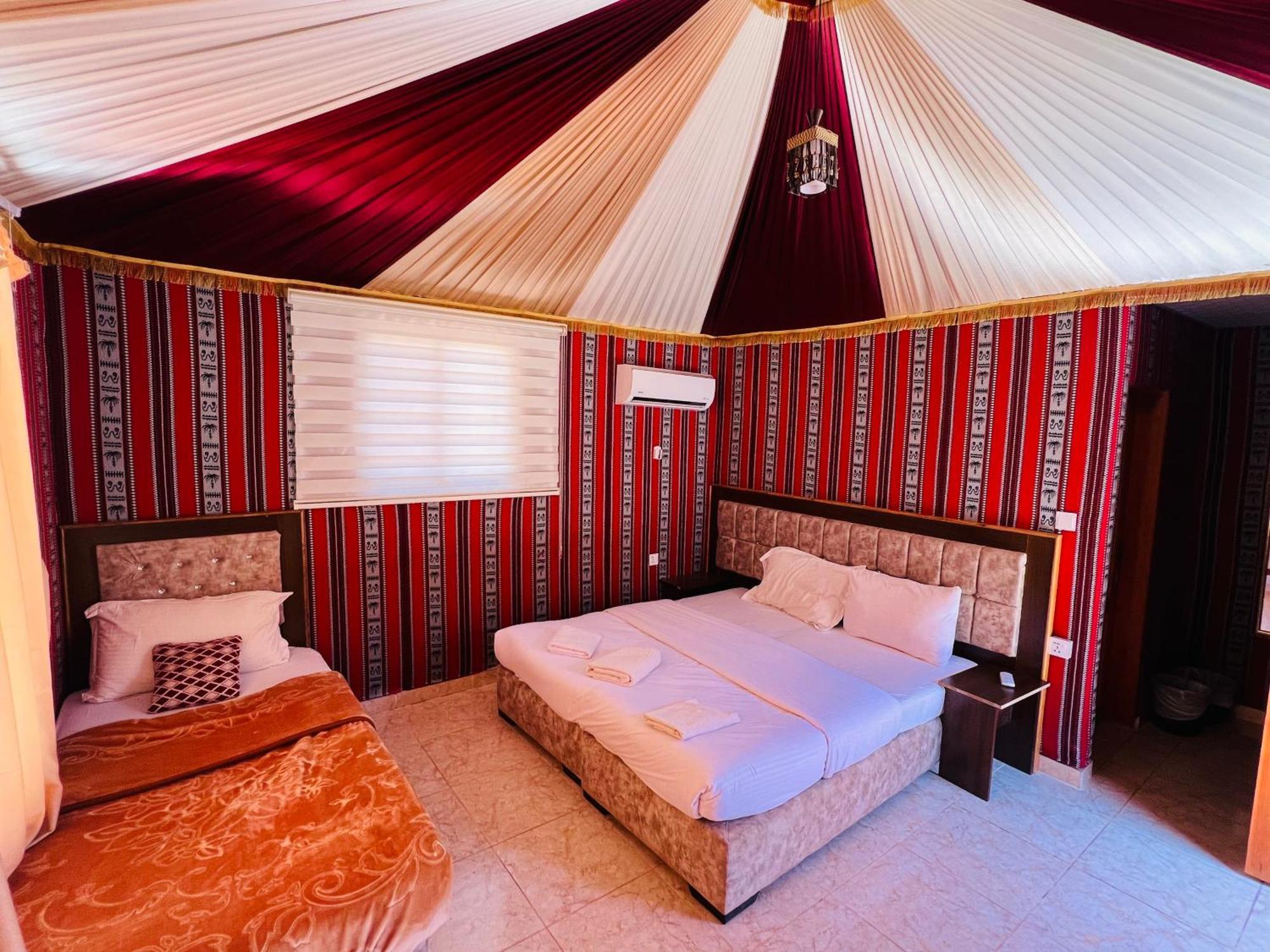Angelina Wadi Rum Camp Eksteriør bilde